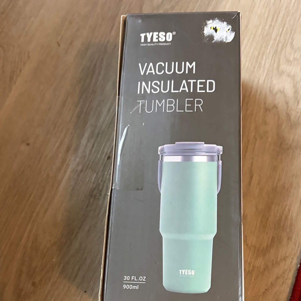 Mint Green Vacuum Insulated Tumbler
